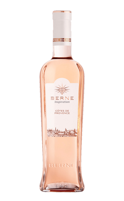 Maridaje de vino rosado con ensalada de brotes tiernos, queso rulo de cabra, frutos rojos y nueces